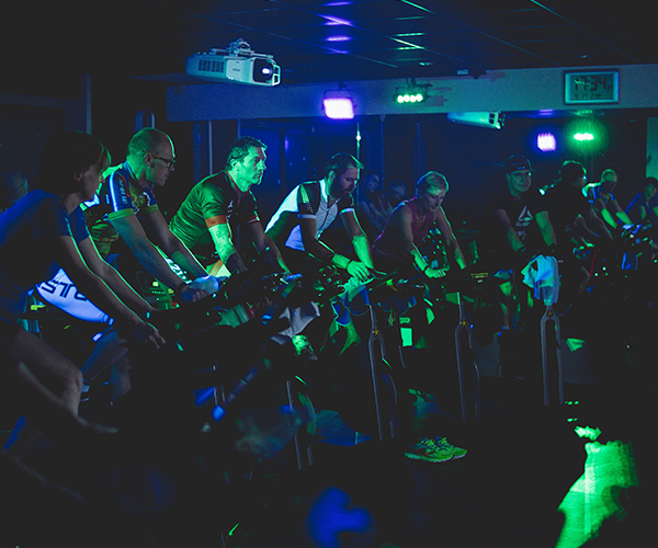 Entrainement sportif en groupe à Annecy